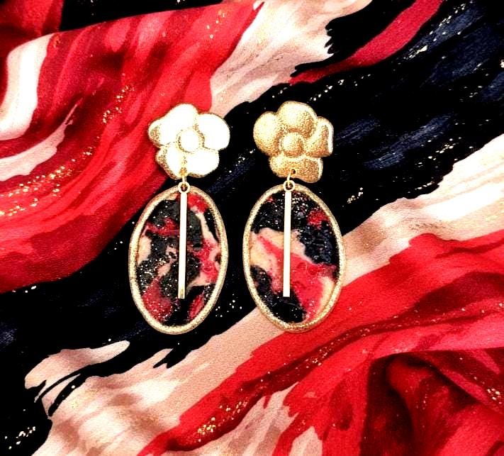 Pendientes ADRIANA colores rojo, negro y beig en Arcilla Polimérica, resinas y Acero Inoxidable dorado