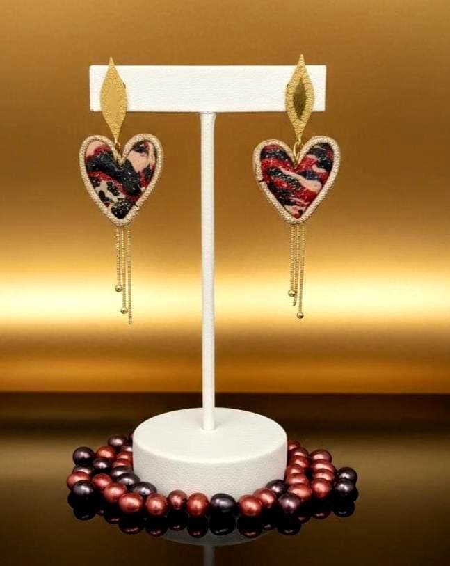 Pendientes ANGELA forma Corazón hechos a mano en Arcilla Polimérica, resinas y Acero Inoxidable dorado