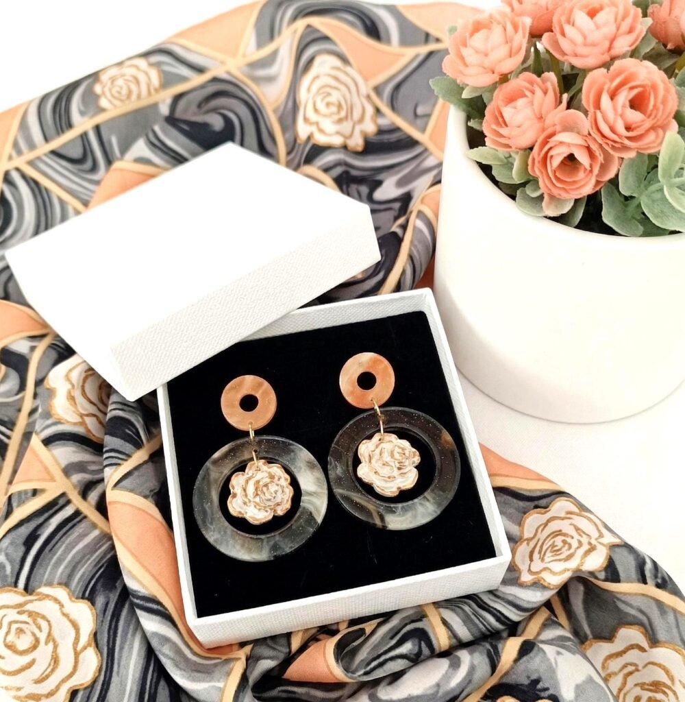 Pendientes CLEOPATRA en arcilla polimérica , resinas y Acero Inoxidable